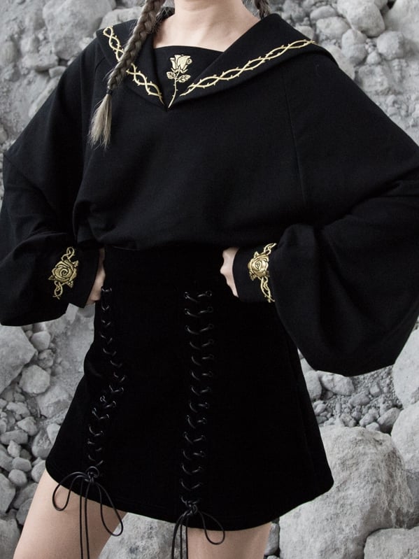 Gold Black Rose and Gothic Sailor Thorn Loose with Collar Embroidery Sweatshirt