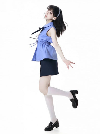 ネイビーブルーのボックスプリーツショーツ（バックルベルト付き）