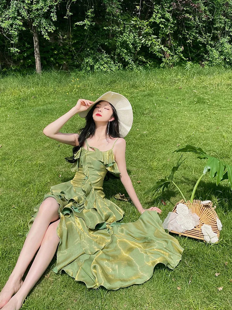 グリーンのアシンメトリーレイヤードフラウンススパゲッティストラッププロムドレスイブニングガウン