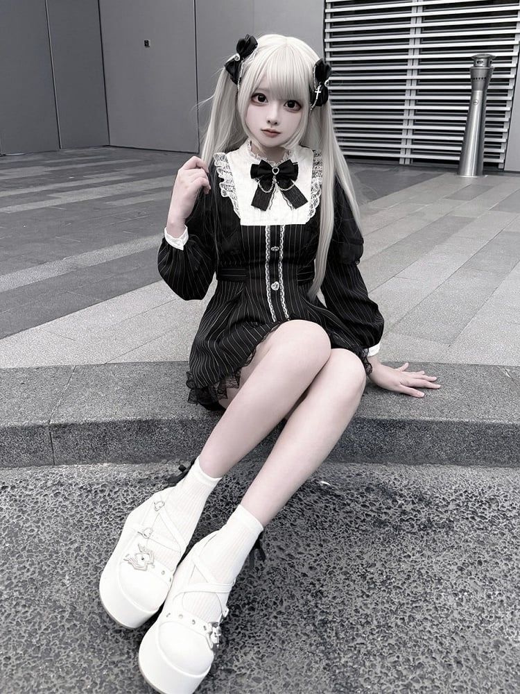 Black Jirai Kei Striped Long-Sleeve Dress with Lace Mesh Cape, Bow Tie & Shorts Set - Puppet Bombs
