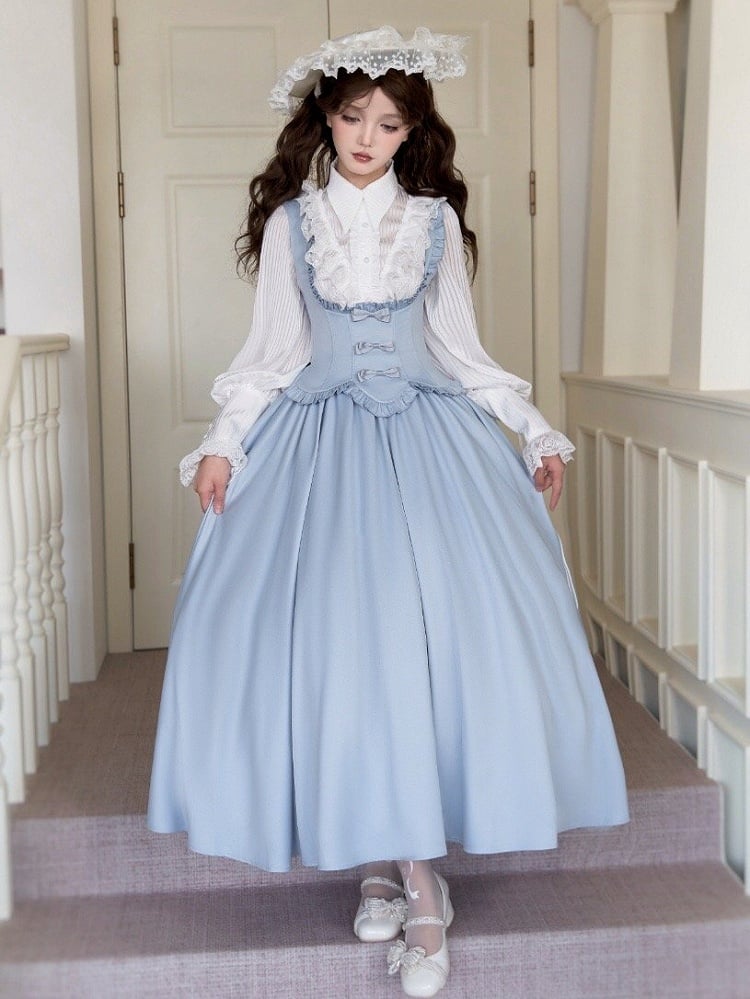 Klassisches Lolita-Kleid mit Rüschen an der Brust und unter dem Rocksaum, gewellt, elegant, Blau