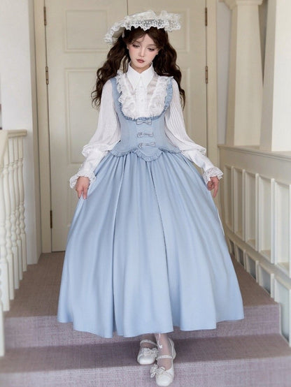 Klassisches Lolita-Kleid mit Rüschen an der Brust und unter dem Rocksaum, gewellt, elegant, Blau