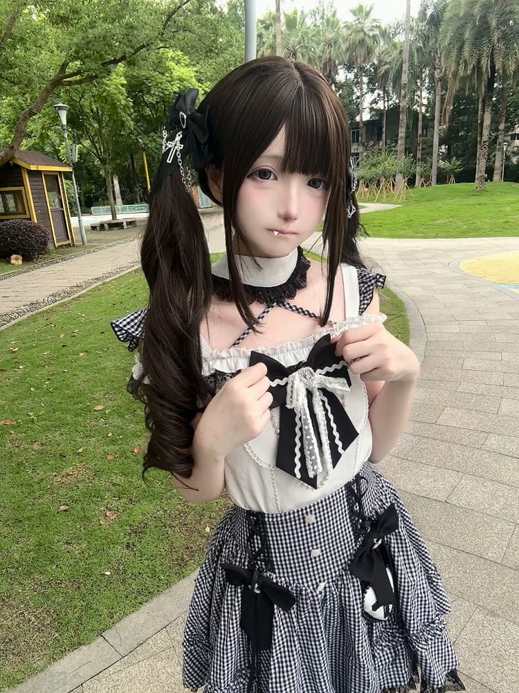 High-Waist Black Cutout Cross with Top Jirai / Plaid Kei Alt-Moe Halter Skirt Shoulder