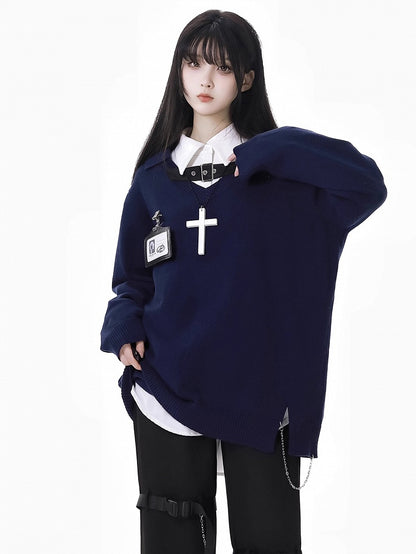 Free Holder Navy Blue V-Neck Buckle Card Strap Spring Sweater Necklace