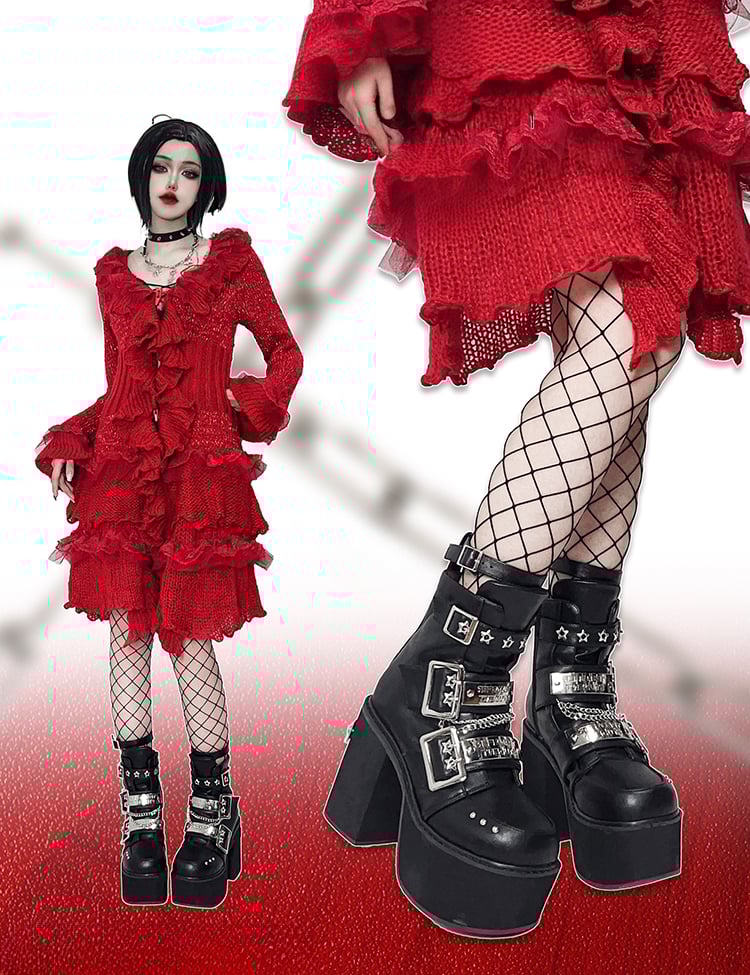 Schwarze, rechteckige Punk-Plateau-Blockabsätze mit Metallplatten, Schnallenriemen, Nieten und Kette