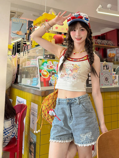 Blaue Jeansshorts mit Schleifenstickerei an den Bündchen und Spitzenbesatz