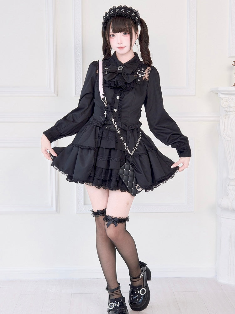 Trägerbluse Schwarz Dekorativer Ausschnitt und Schnalle Illusion Jirai Kei Brosche mit Schleife