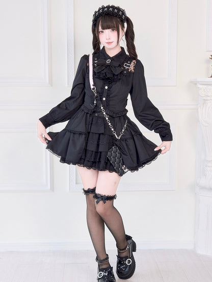 Trägerbluse Schwarz Dekorativer Ausschnitt und Schnalle Illusion Jirai Kei Brosche mit Schleife