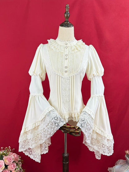 Elegante Bluse mit langen Glockenärmeln in Aprikose