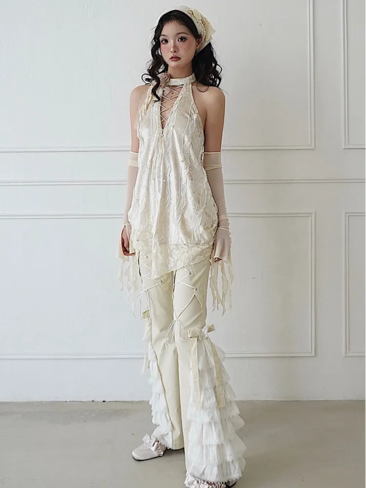 パンツデザイン：ベージュ、ティアードフレアディテール、バタフライ、レースアップ、リボン結び