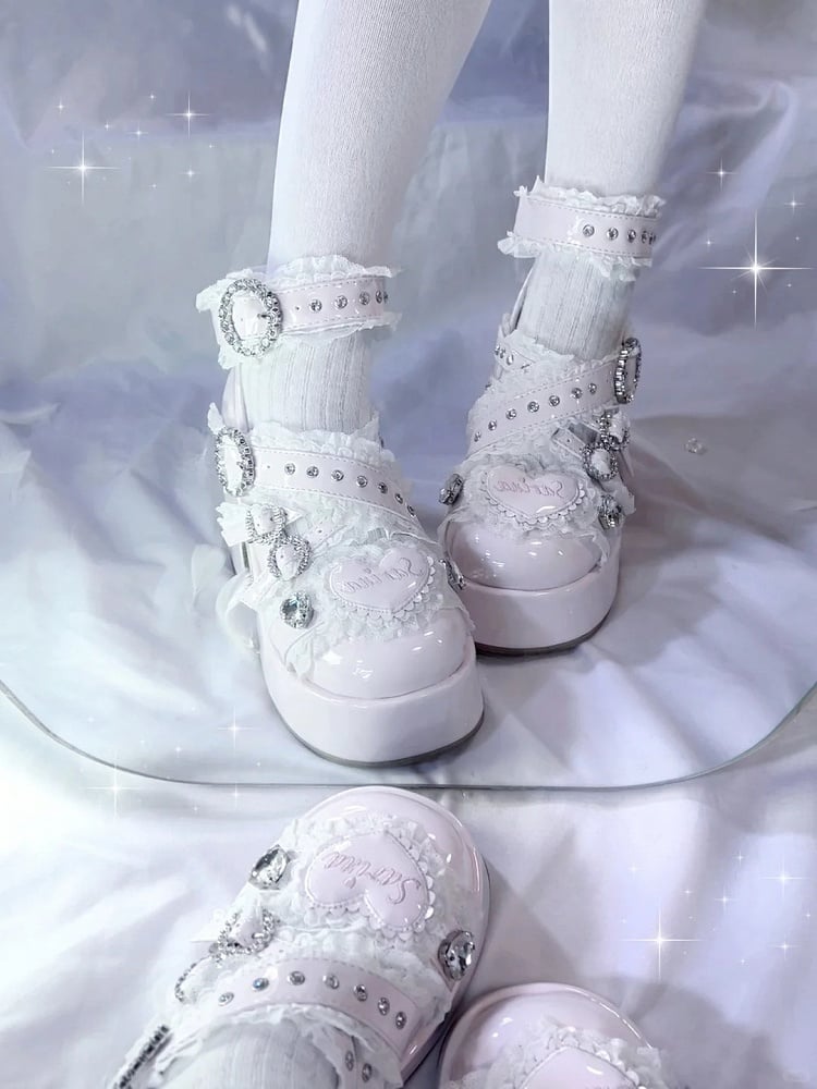 Plateau-Absatz mit Strass-Dekor und Absätzen: – Schnallenriemen Kei Criss-Cross Pink Chunky Lace High Jirai