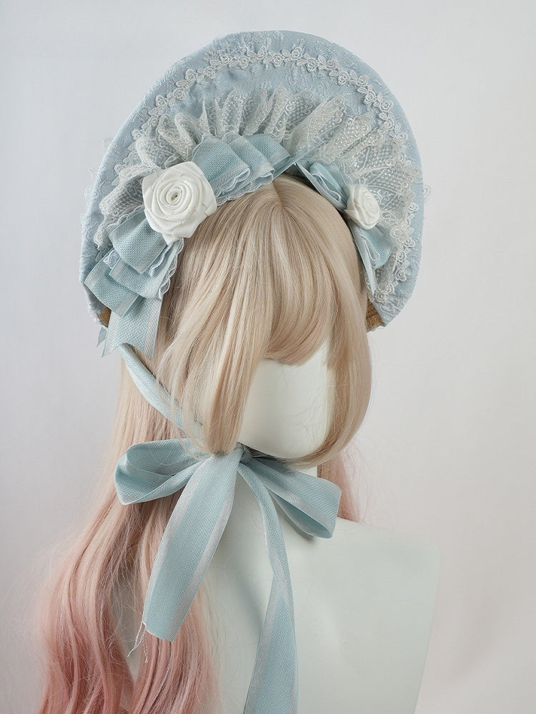 Lolita-Haube mit blauer Schleife und floralem Rüschen-Spitzenbesatz