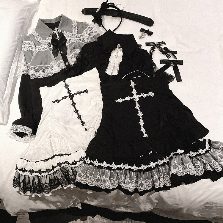 Jirai Kei Bluse im Landminenstil, weiß und schwarz/ganz schwarz, mit Cape-Design aus Spitze