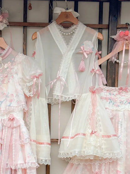 クリーム色のベルスリーブと小さなピンクの蝶結びが付いた漢ロリータブラウス