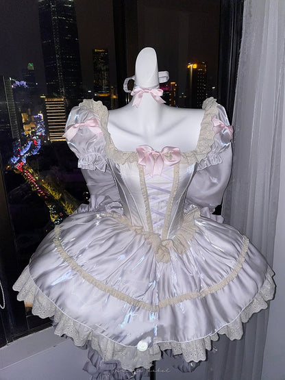 軽いドレススクエアネックラインとショートパフスリーブスイートロリータプリンセスパープルパフィー