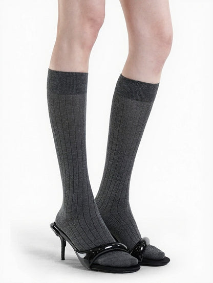4 Colors Solid Minimalist Ribbed Calf Socks - ModaSwings