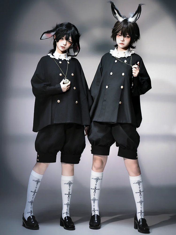 Schwarzes Ouji-Lolita-Outfit mit Hasenohren, Kragen hinten, langen Ärmeln, Oberteil und Knickerbocker-Shorts