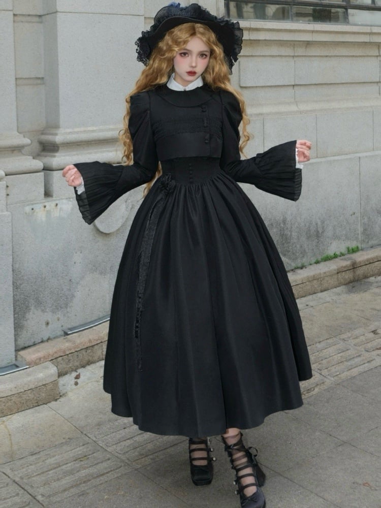 Schwarzer Lolita-Pulloverrock mit gewelltem Rand und Rosette unter der Brust