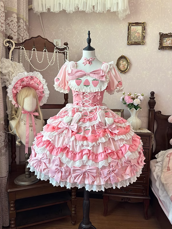 Four-pieces Pink Lolita Sweet Set-Tiered Creamy Strawberry Bunny