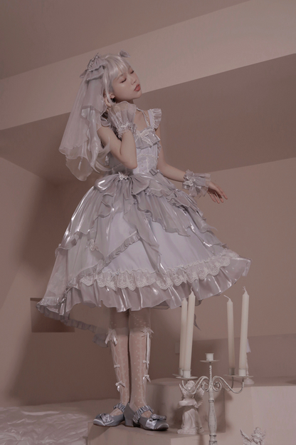 Kleid mit fliegenden großen Lolita-Ärmeln