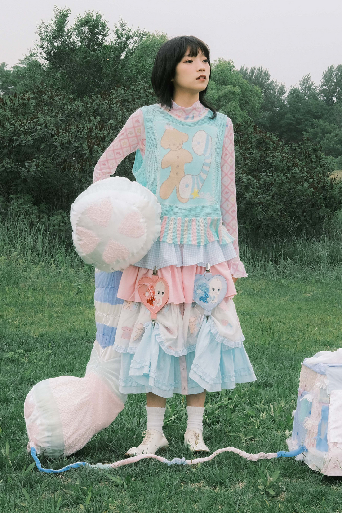 カラフルに揺れるフリルタワースカート