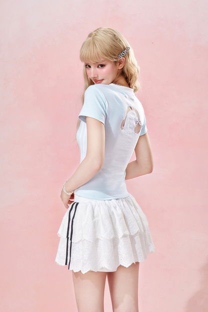 タイトなショートデザインとトップヘッドフォン