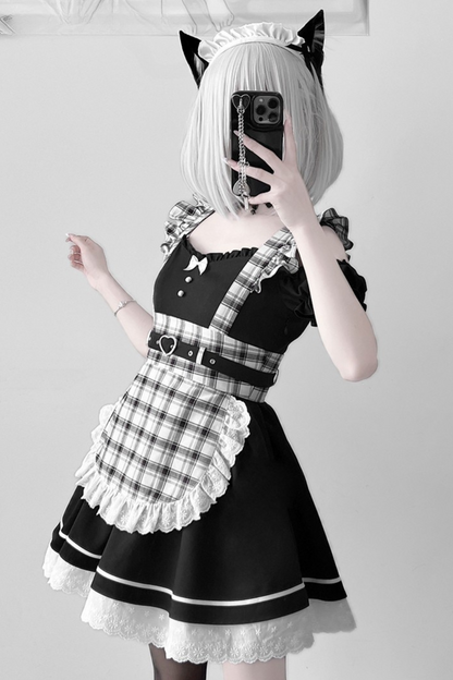 One-piece mine with apron check set maid
