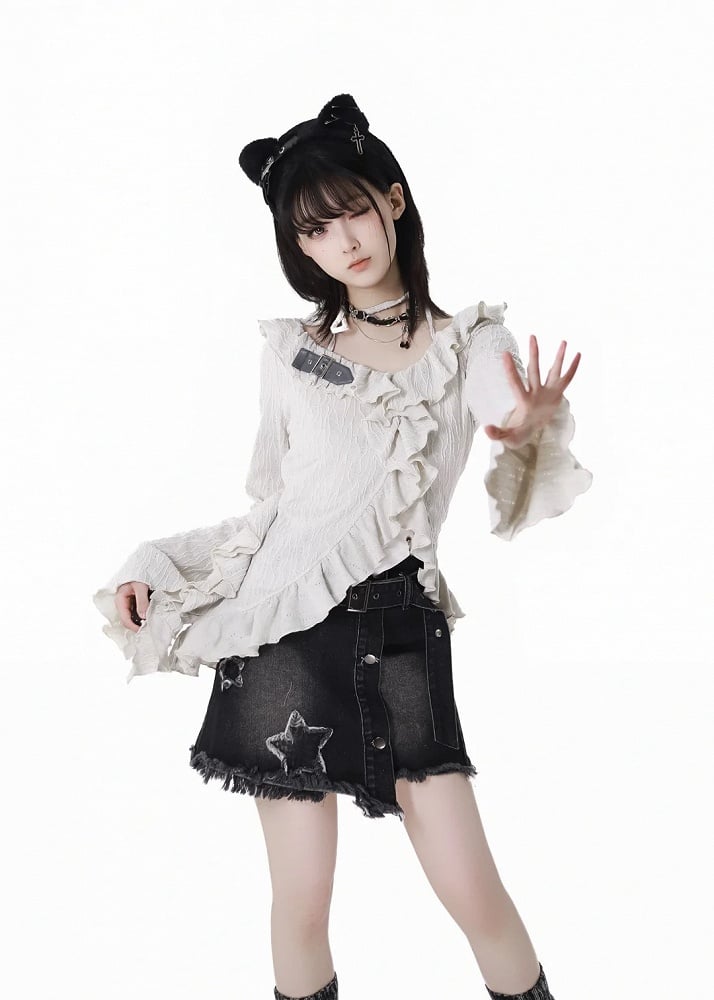 Beige/Dunkelgraues Strickoberteil mit Neckholder, Glockenärmeln, asymmetrischem Rüschensaum