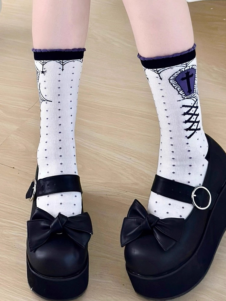 Lolita-Socken mit weißem Punktmuster und Gothic-Kalbsmuster, lila Kreuzdruck, dunkler Sarg