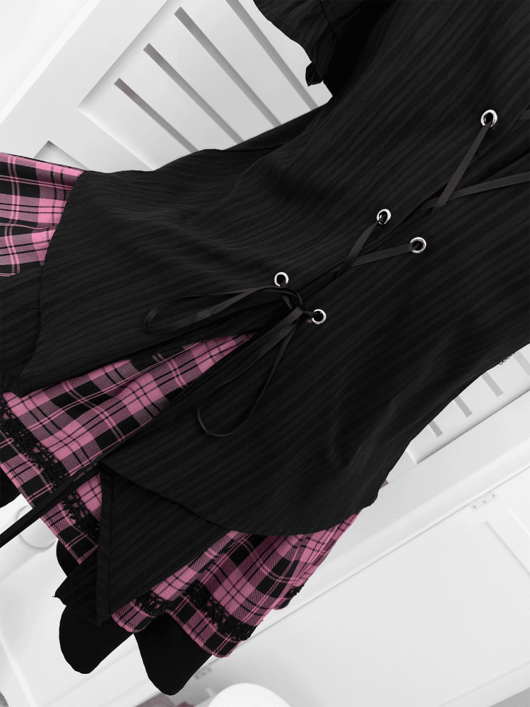 Schwarze Y2K-Ketten mit verziertem Ausschnitt und Schmetterlingsdruck