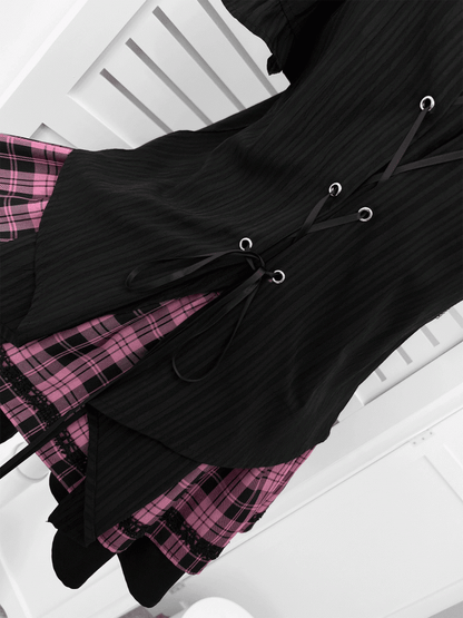 Schwarzer verzierter Ausschnitt mit Schmetterlings-Y2K-Kettendruck