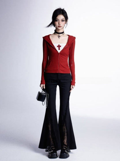 Spitzenpatches, Bündchen, Saum, glamouröse Taille, rohe schwarze, tief ausgestellte Hose