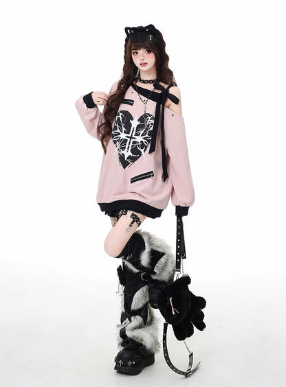 ピンクのアシンメトリーネックライン、セルフタイストラップ、ハート＆クロス スウェットシャツ