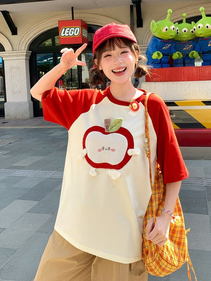 赤と白のカラーブロックデザインTシャツ アップル