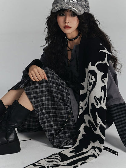 Crossed Graffiti with Top Cut-Out Gray Tie Punk Striped Sleeve V-Neck Shoulder