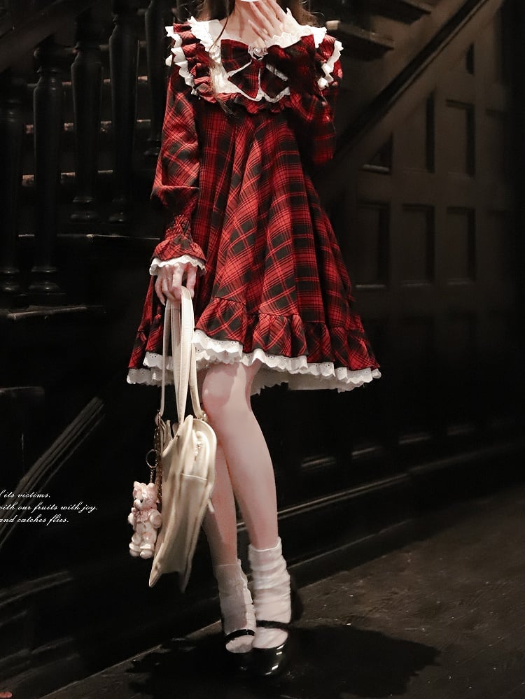 Black Silhouette Sleeves Doll Dress: A-Line Tiered Flutter with Plaid Red