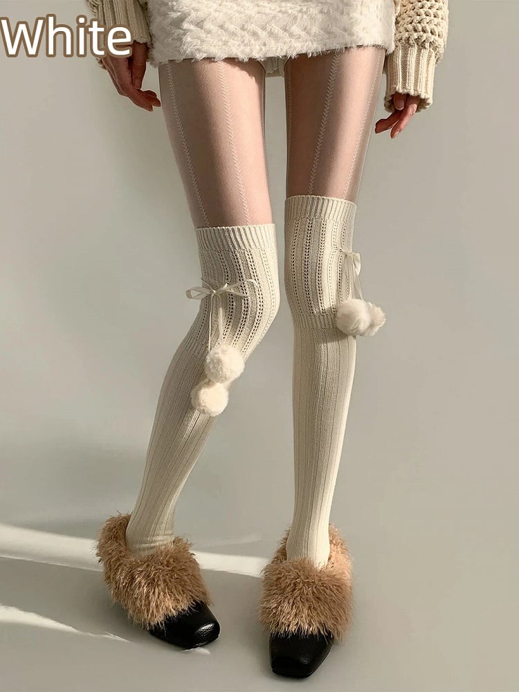 Bas côtelés à pompons et lacets jusqu'à la cuisse