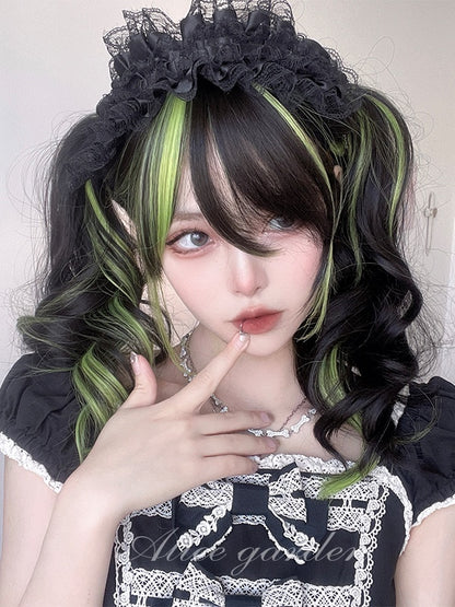 黒と緑のハイライト 60cm ロングウェーブウィッグ（前髪付き）