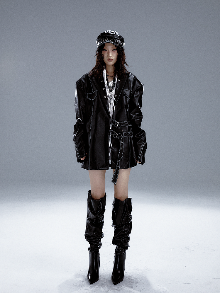 Details Schwarzer Anzug im PU-Punk-Design mit Reißverschluss und Metallmanschetten