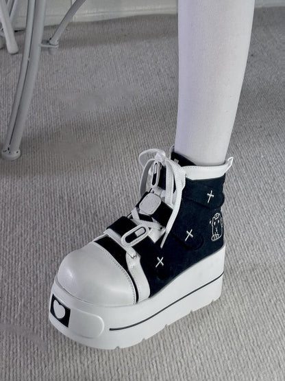 Yami Kawaii Black Round Toe Platform Sneakers
