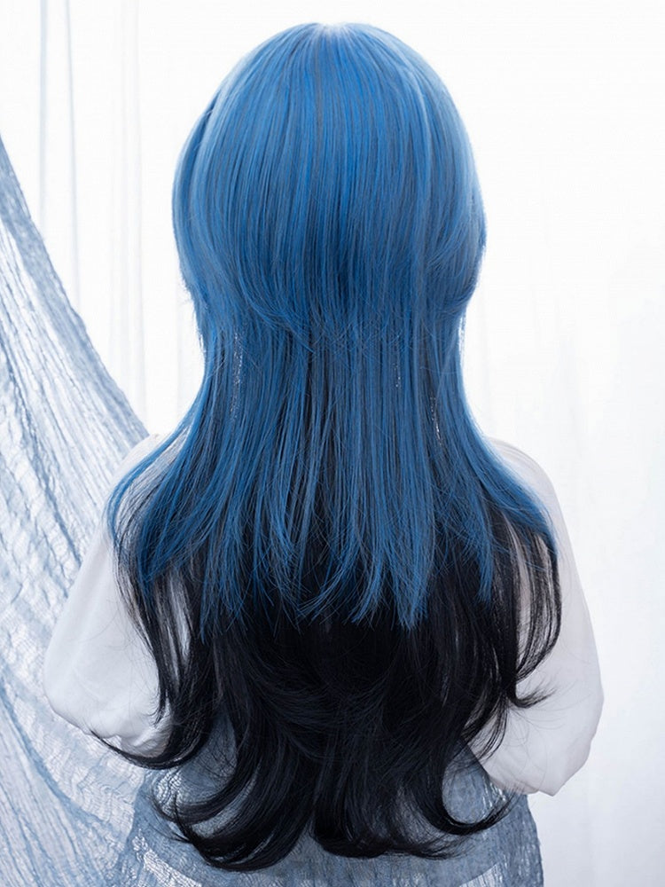 Schwarze, hüftlange, gewellte Perücke mit blauem Pony, 65 cm