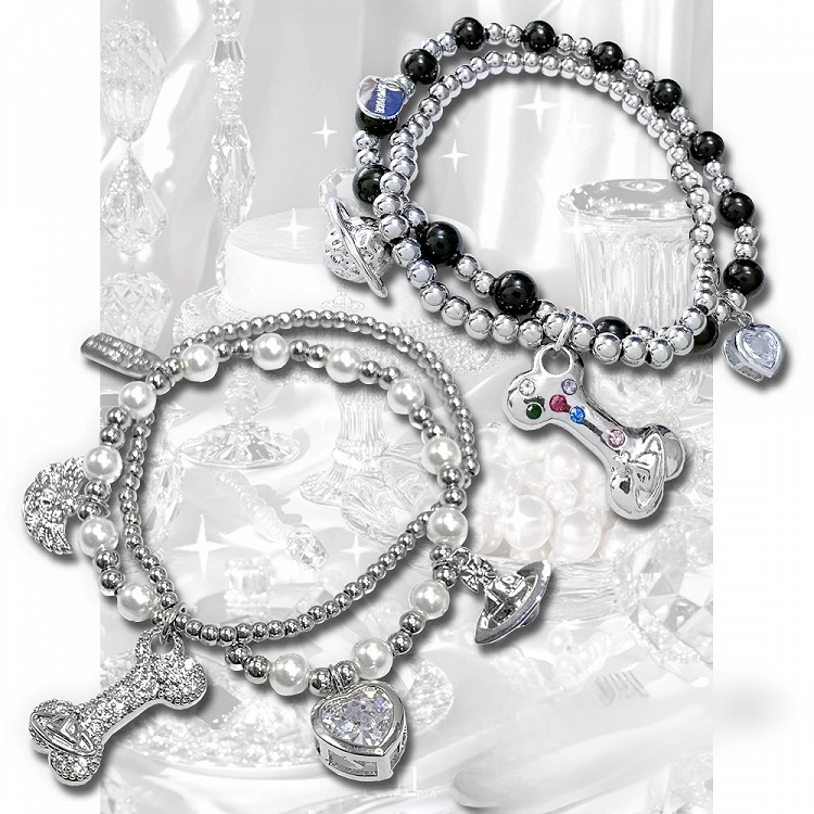 ホワイト/ブラック/レッド サトゥルナンド ボーンチャーム ビーズブレスレット