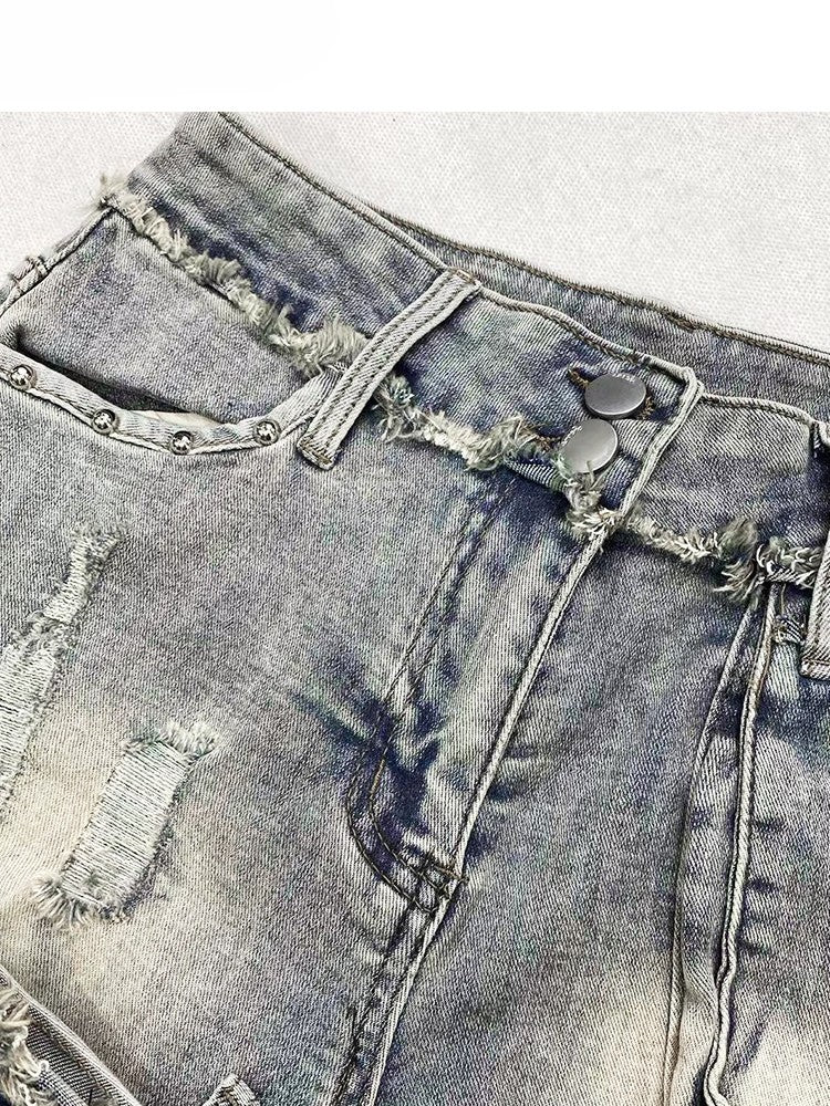 Design – Raw Bittersweet – Shorts mit Used-Look-Saum in Blau