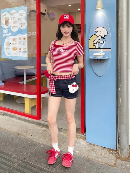 and Red Plaid Accessory Dark Blue Straight-leg Denim Shorts with Kitty Plushie Waist