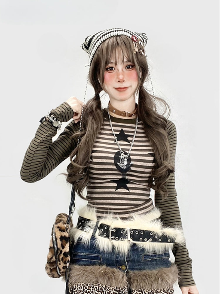 Armygrünes Oberteil mit Streifenmuster und Sternenprint