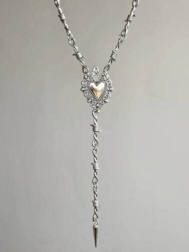 Silberne Ohrstecker in Rauten-/Herzform