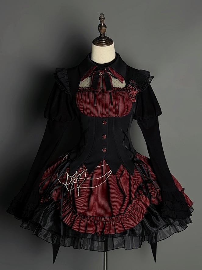 Oberteil mit langen Juliette-Ärmeln und Volantsaum in Schwarz