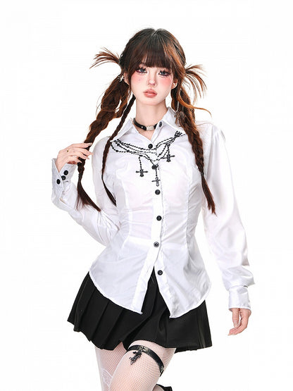 レースアップディテールのクロスチェーンプリントシャツ（ホワイト/ブルー）