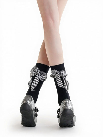 Ribbed Ankle Socks with Plaid Bow Decoration - ModaSwings