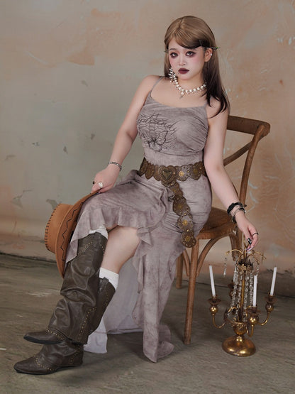 Graues Ödland-Punk-Kleid mit Schmetterlingsskelett in Übergröße